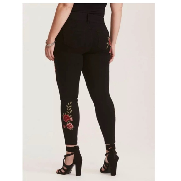 TORRID Jegging Super Stretch Floral Embroidery Size 10XT - Picture 3 of 15